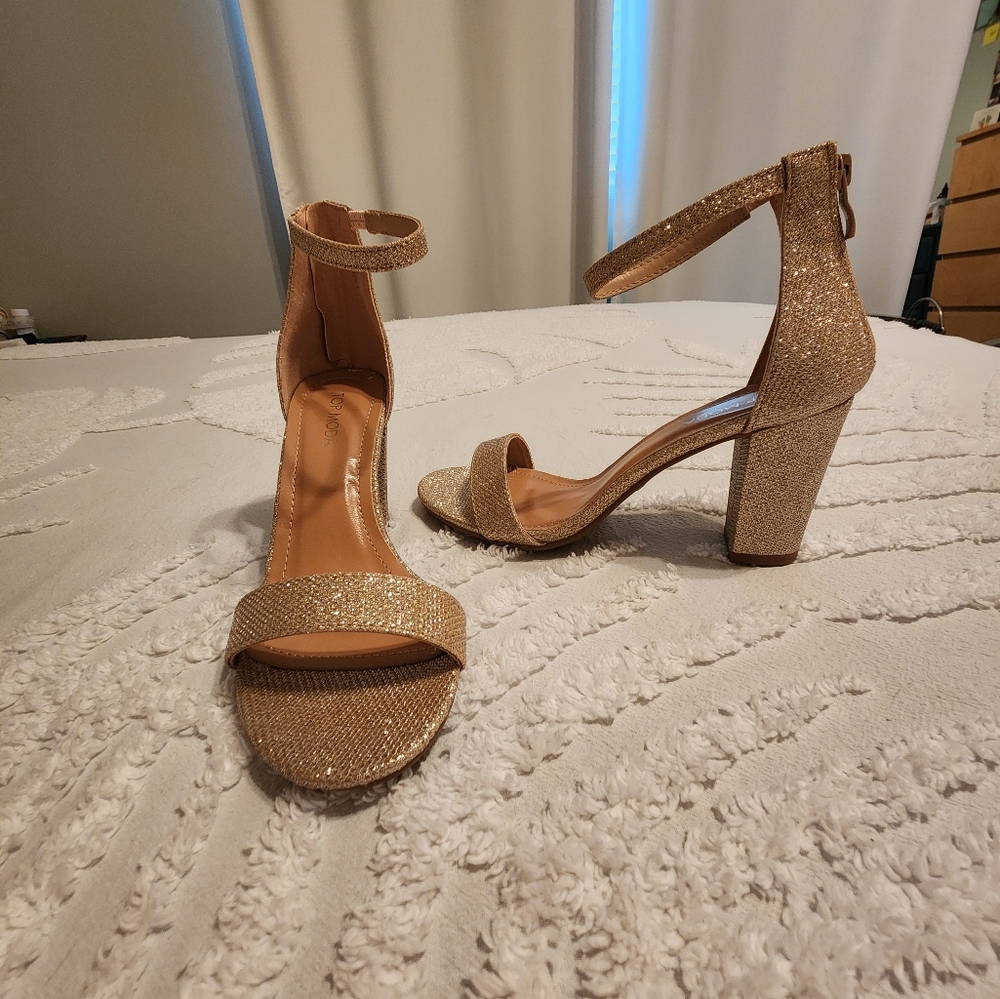 NEW gold glitter heels w/ankle strap & zipper 8